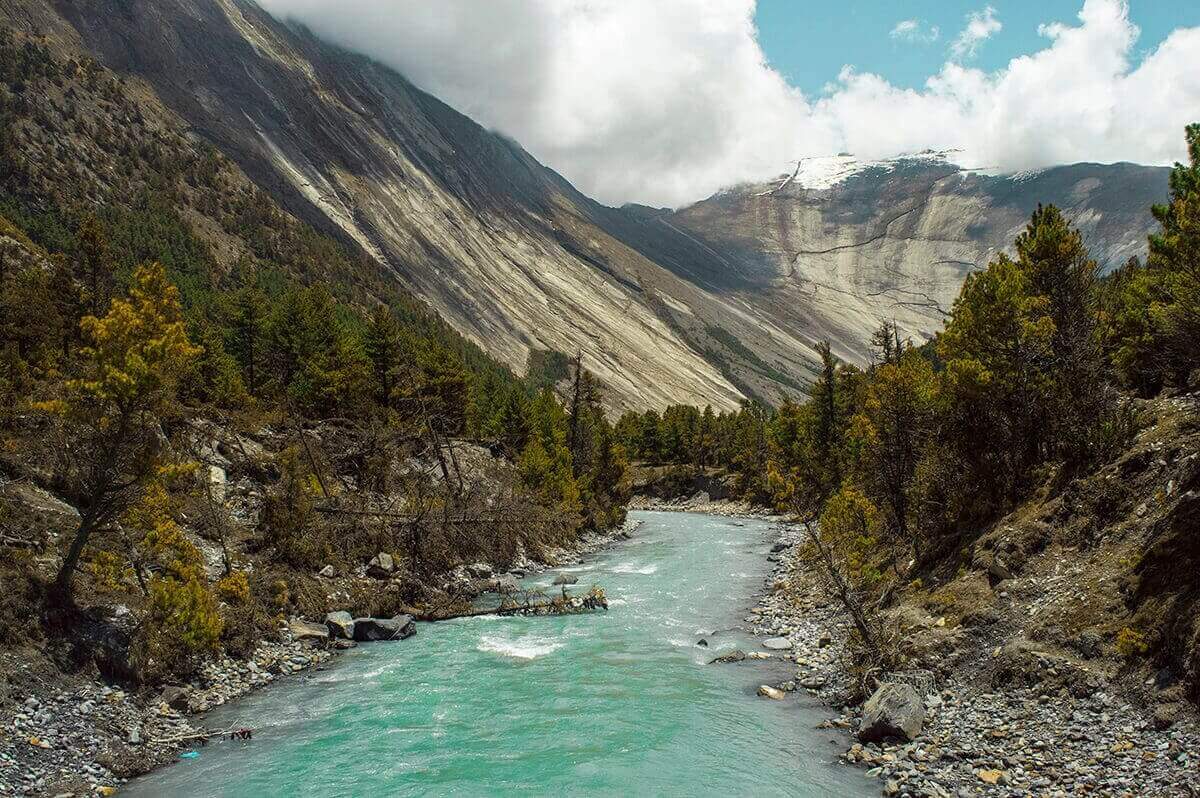 Day 5: Trek from Chame to Pisang (3115m), (5-6 hrs of walk)